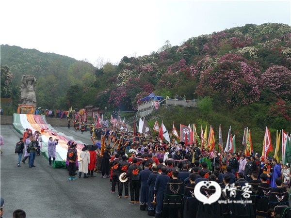 祭花神场面.JPG