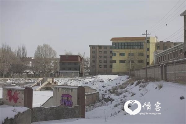 <strong>老城搬迁致人口骤减10余万</strong>