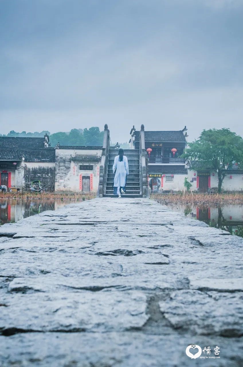 现实版“天空之城”！冬日都市逃跑计划！悬崖边的村落，云海中的人家，正适合去过几天慢生活！