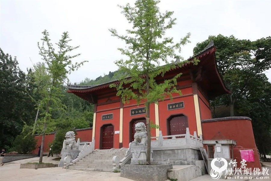 弥陀古寺山门(图片来源:凤凰网佛教)