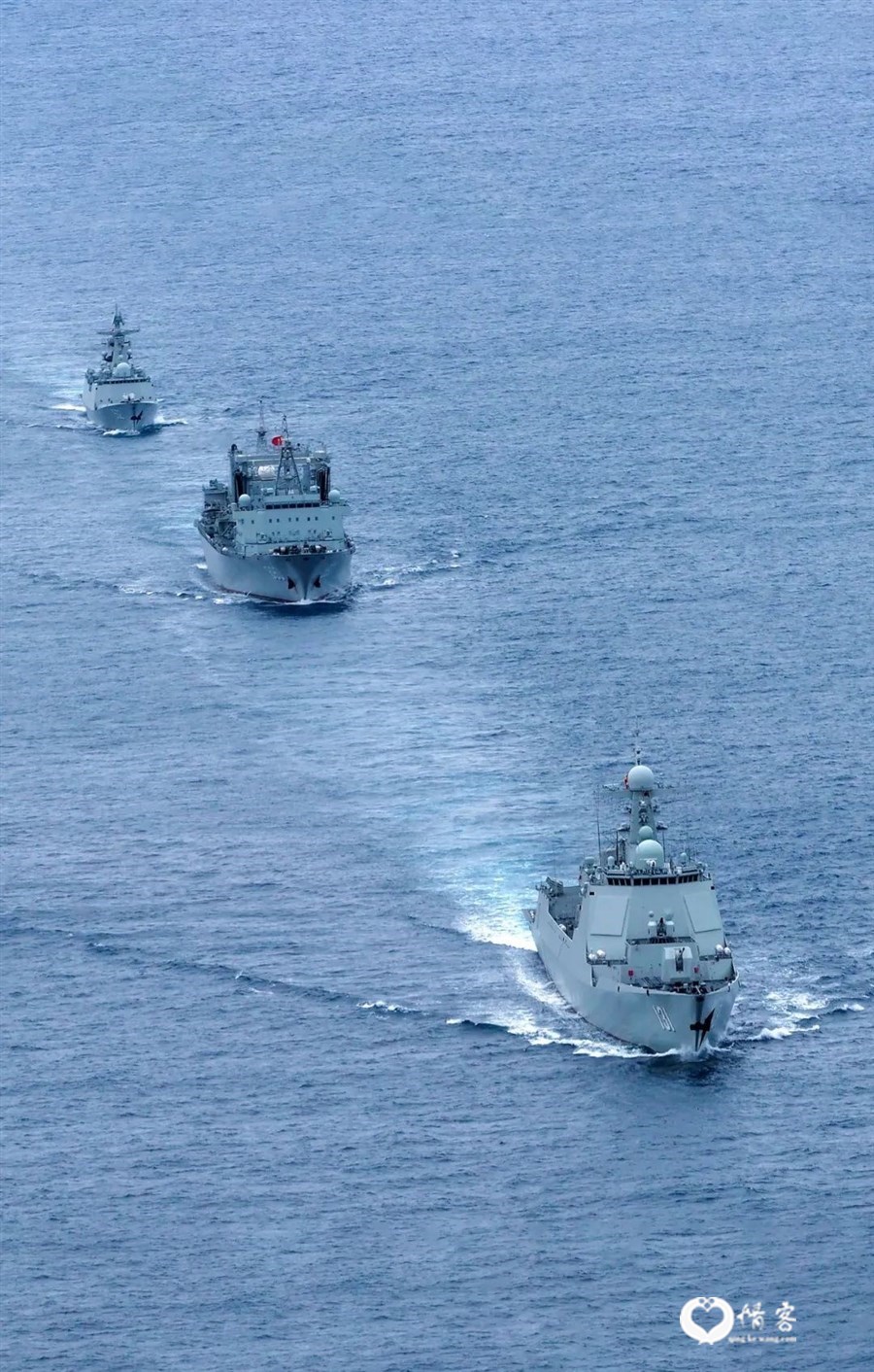 ▲ 中国海军亚丁湾护航编队正在行进 。图/视觉中国