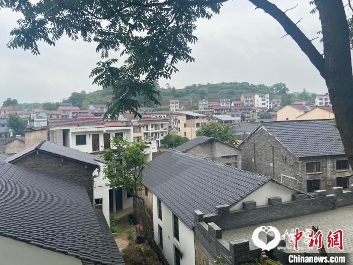后岱山村一影 项菁 摄